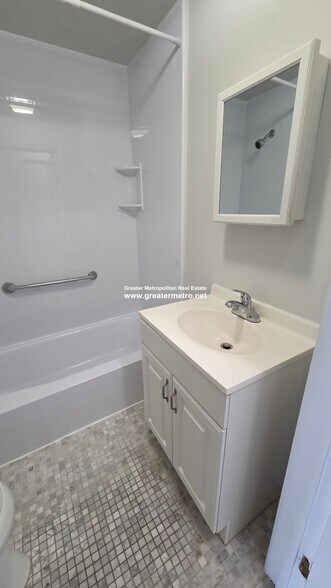 Building Photo - 207 Salem St