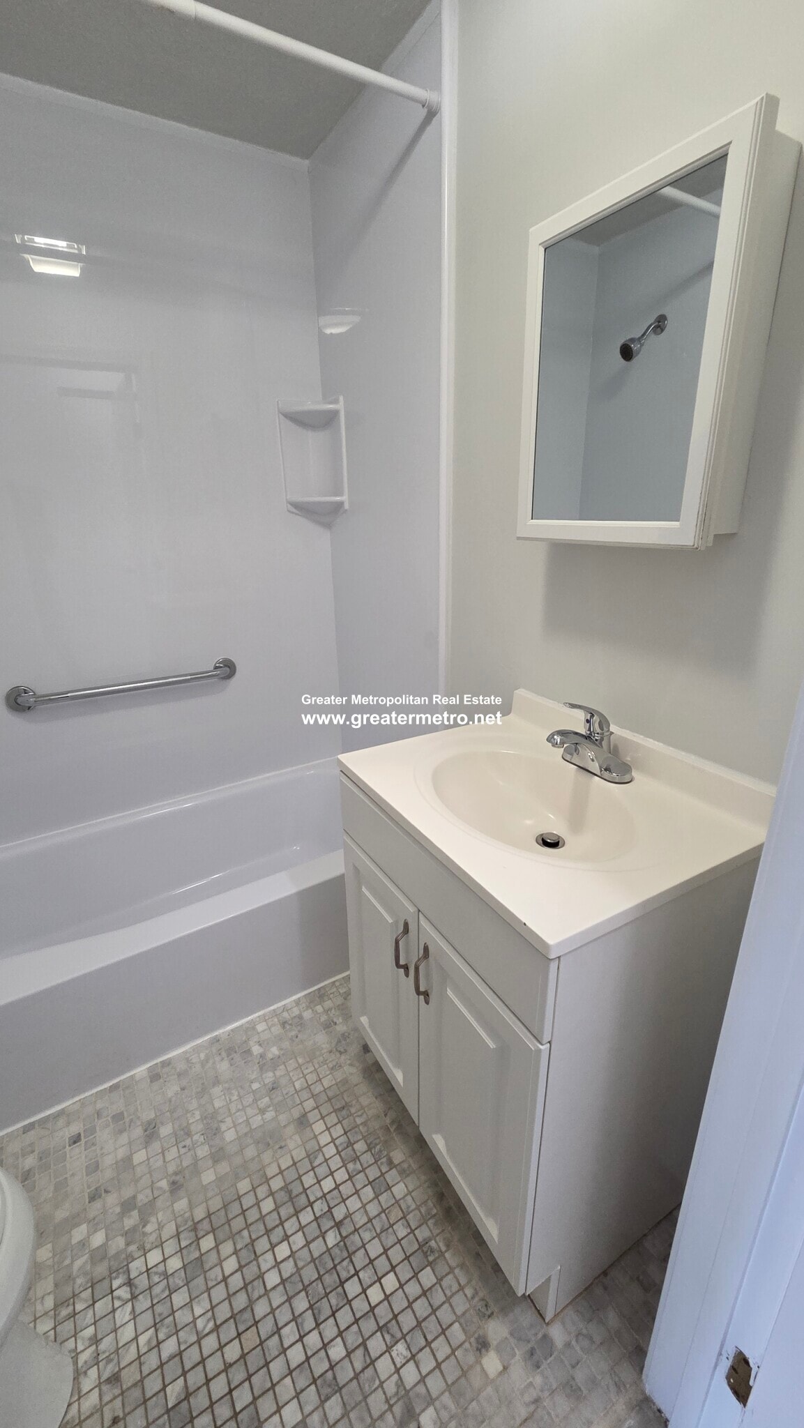 Building Photo - 207 Salem St