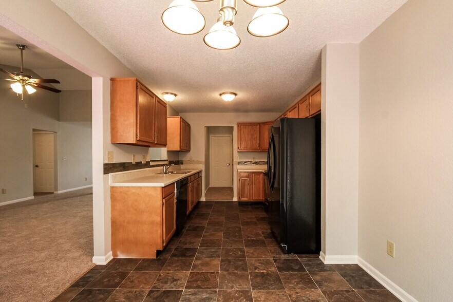 Building Photo - 7134 Karst Ct