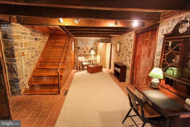 Building Photo - 568 Smithfield Ln