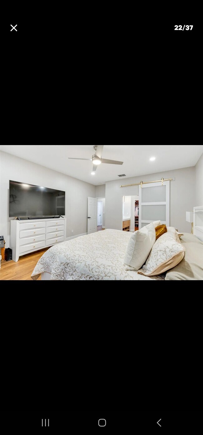 Building Photo - 2707 Scarborough Dr