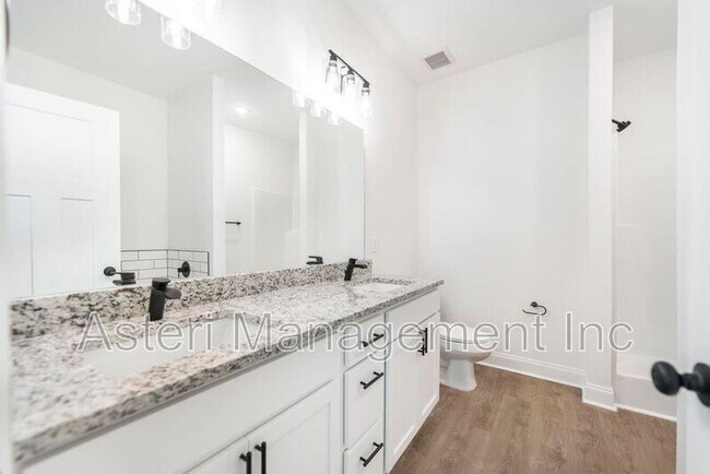 Building Photo - 2141 Houston Lake Rd