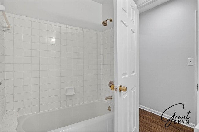 Building Photo - 3 bedroom ranch $1175