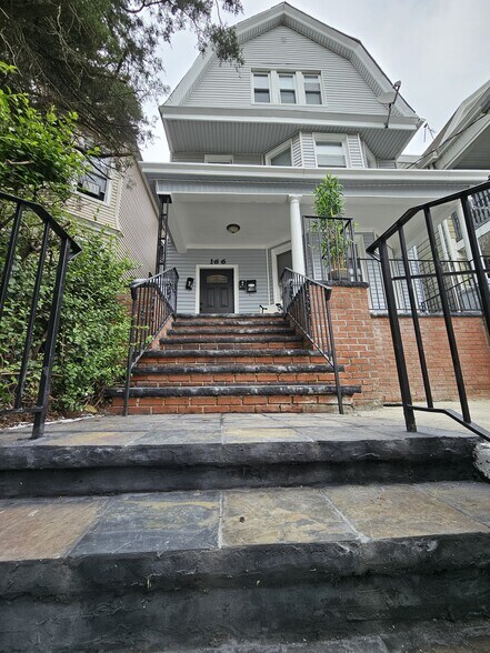 Building Photo - 166 Carteret Ave