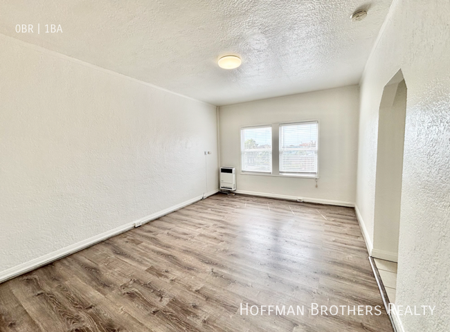 Building Photo - 1614 35th Ave