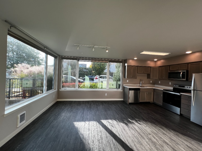 Building Photo - 1925 S I St