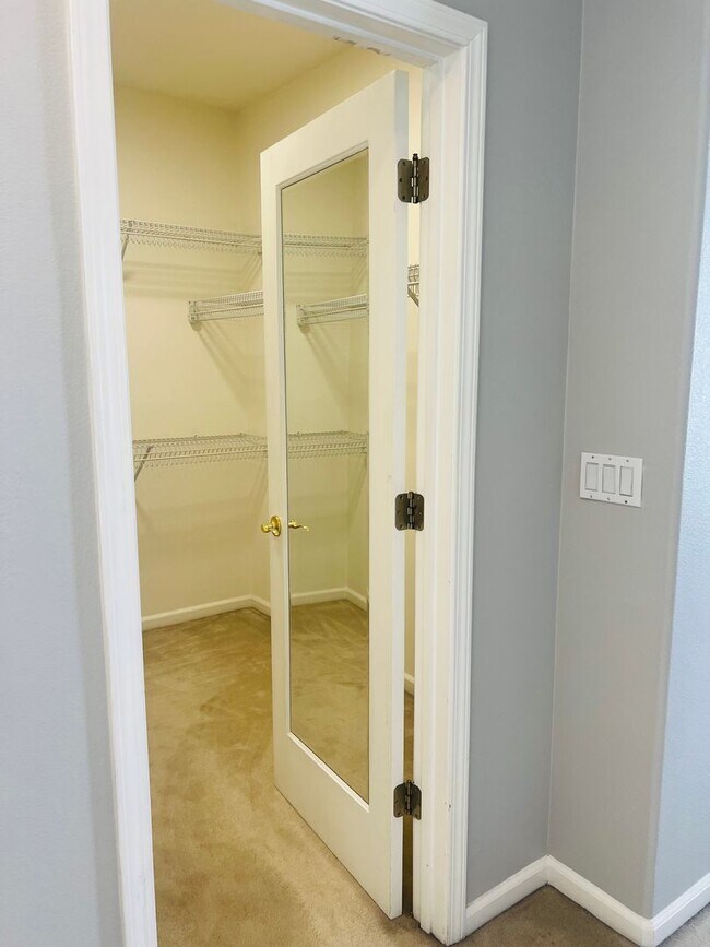 Building Photo - NORTH SAN JOSE - Spacious two story home w...