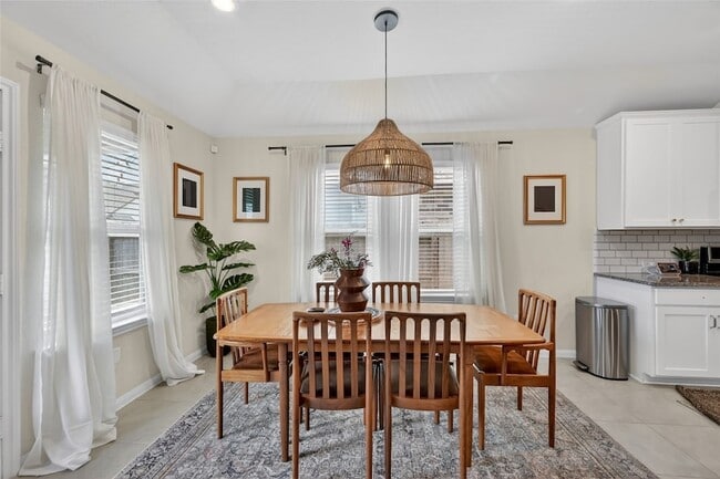 Building Photo - 10109 Waterwall Ln