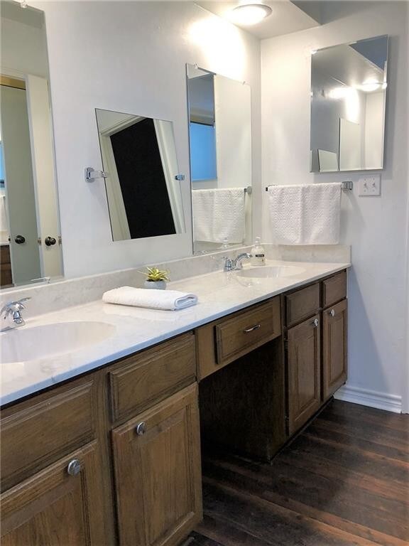 Building Photo - 2730 Silver Creek Dr