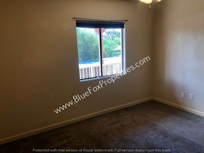 Building Photo - 3357 N Country Club Rd