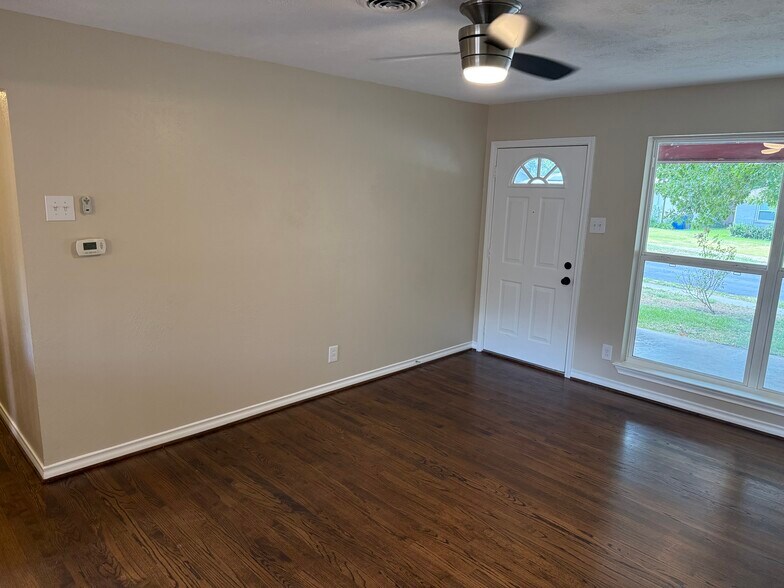 Building Photo - 8547 Stillwater Dr