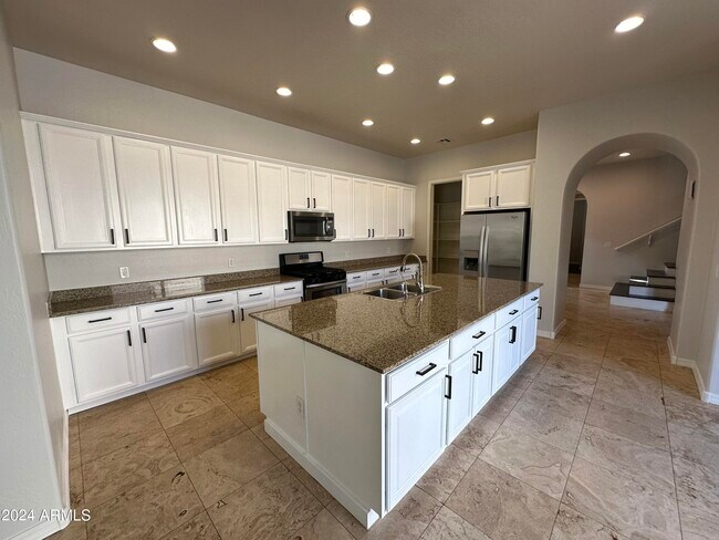 Building Photo - 2251 E Azalea Dr