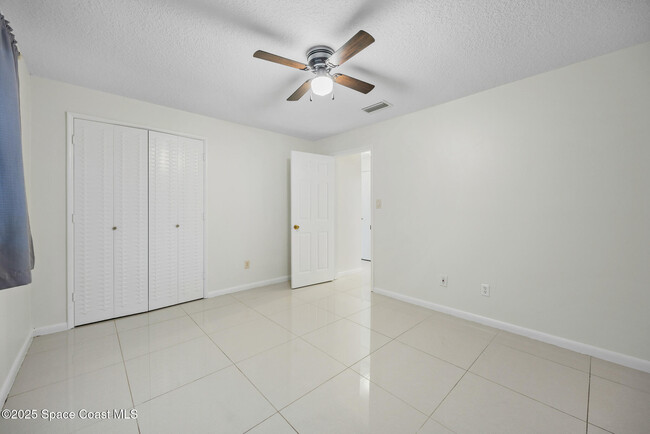 Building Photo - 382 Chester Dr