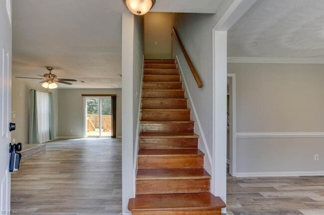 Building Photo - 3800 Sunset Point
