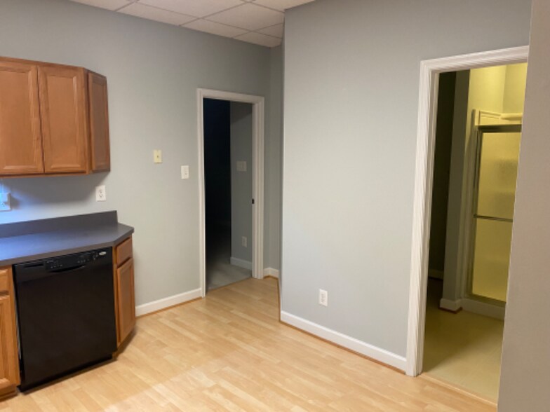 Building Photo - 201 Centennial St