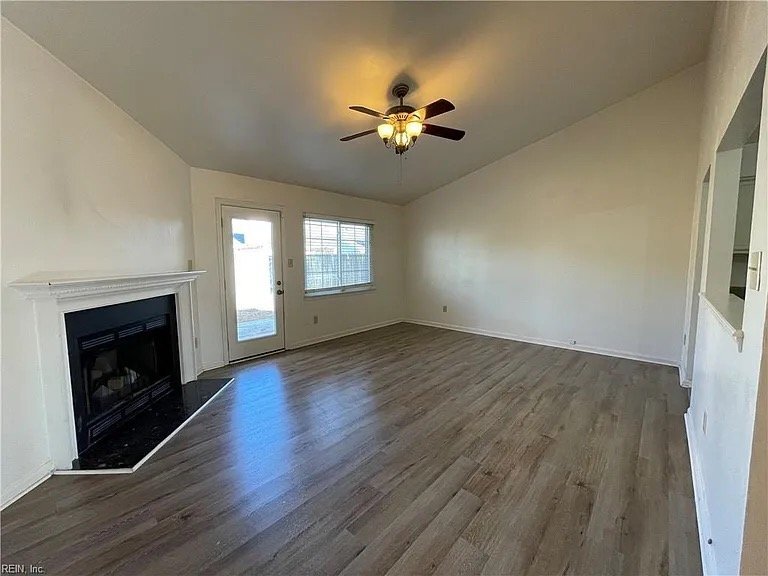 Building Photo - 916 Bernstein Ct