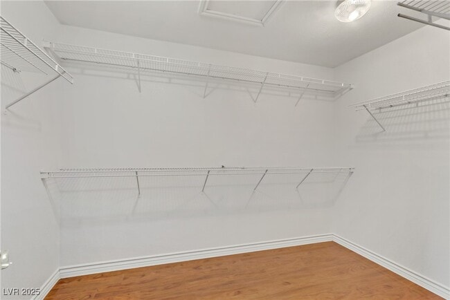 Building Photo - 7215 N Buttons Ridge Dr
