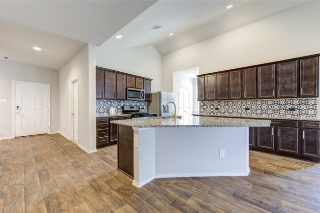 Building Photo - 20451 Green Mountain Dr