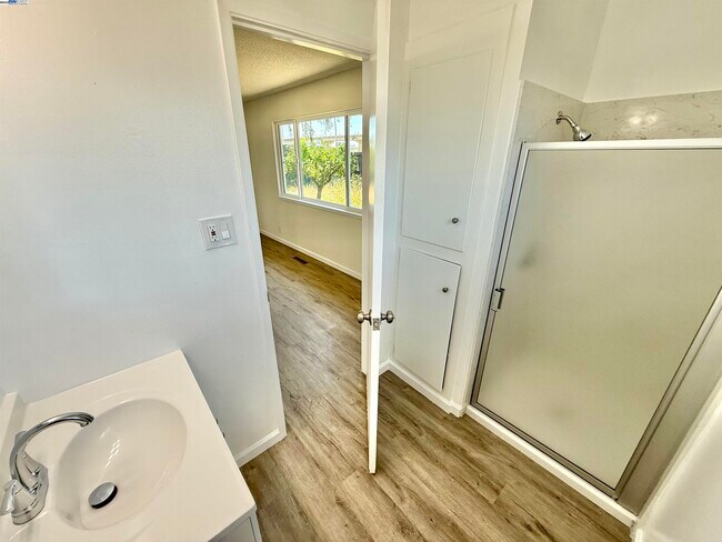 Building Photo - 809 Coburn Ct