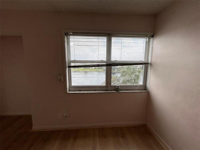 Building Photo - 3301 Spanish Moss Terrace