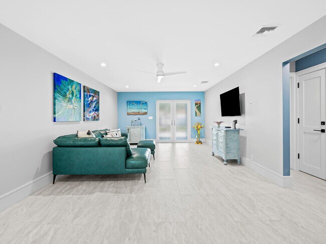 Building Photo - 2754 NE 31st Ct