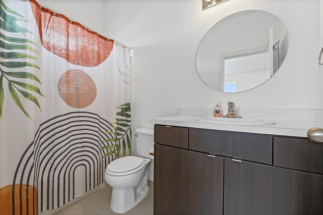 Building Photo - 1010 Rooftop Dr