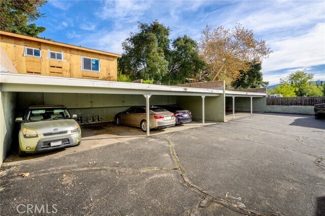 Building Photo - 10230 Silverton Ave