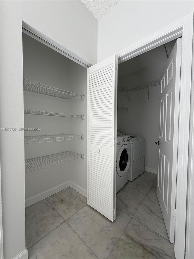 Building Photo - 1534 Weeping Willow Way