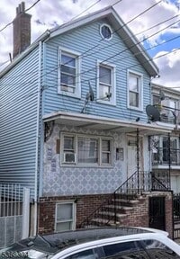 Building Photo - 77 Chambers St