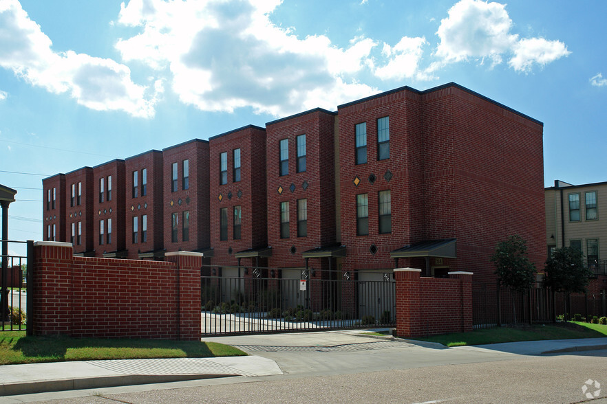 Primary Photo - West End Lofts