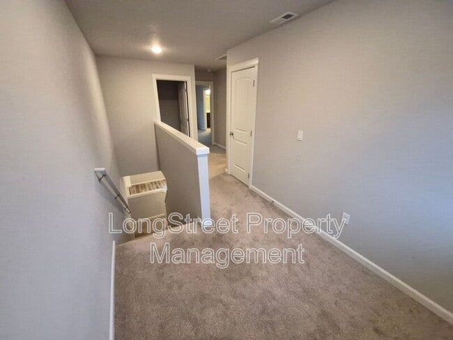 Building Photo - 7278 SE Ronelle Ct