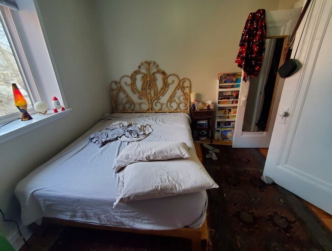 Building Photo - 2068 W Hutchinson St