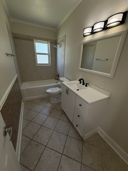 Building Photo - 268 2nd St