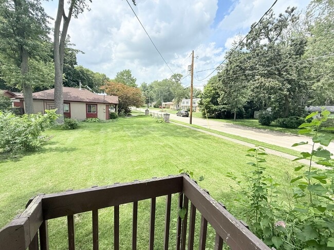 Building Photo - Newly remodeled 3 bed 1 bath in Normal!