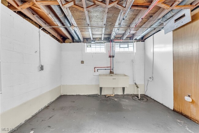 Building Photo - 4728 E 176th St