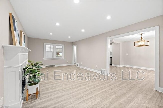 Building Photo - 3613 Cummings Rd