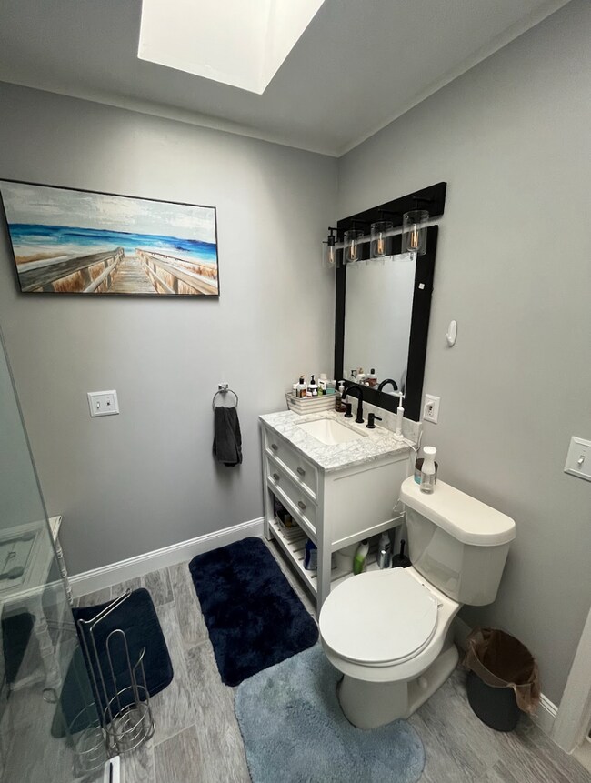 Building Photo - Fully furnished beautifully renovated house!