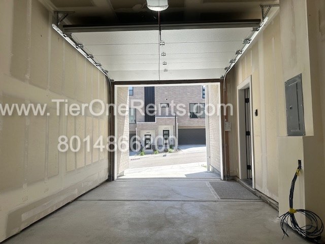 Building Photo - This property offers a NO DEPOSIT option a...
