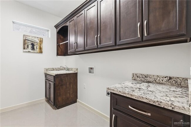 Building Photo - 18 Linva Ave