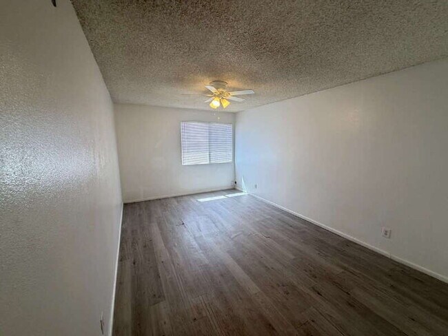 Building Photo - 10660 W Concordia Dr
