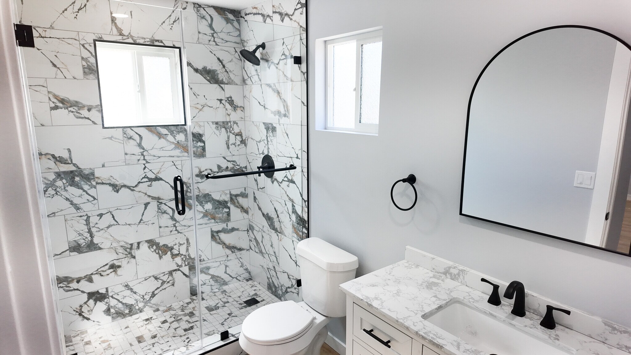 Building Photo - 4440 Stewart Ave