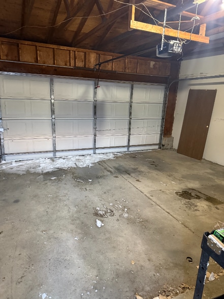 Building Photo - 1131 Redbluff Dr