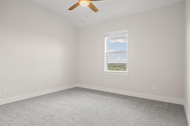 Building Photo - 2233 Bellisa Vis Dr
