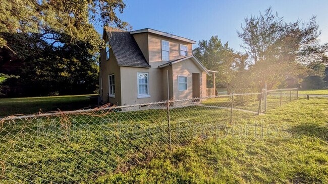 Building Photo - 3500 W Cervantes St