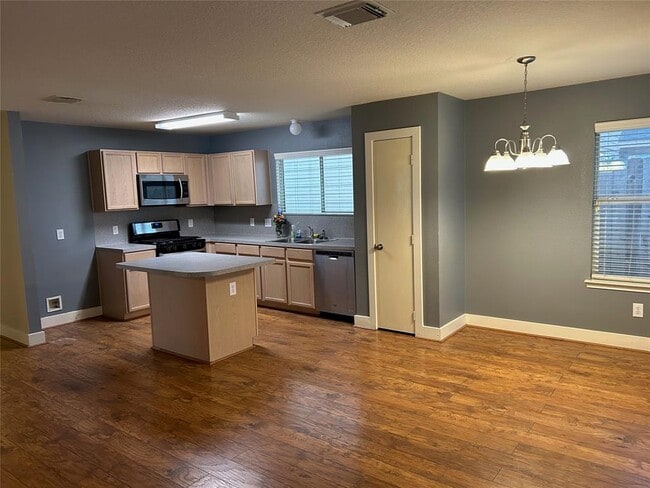 Building Photo - 10607 Cobblecreek Way