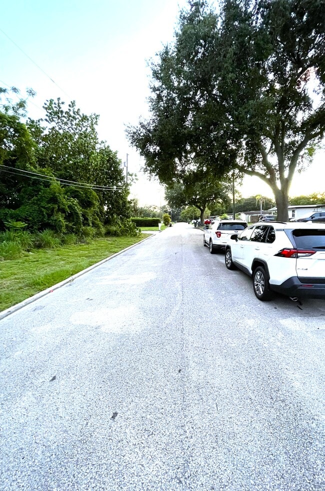 Building Photo - 1515 Sawyerwood Ave