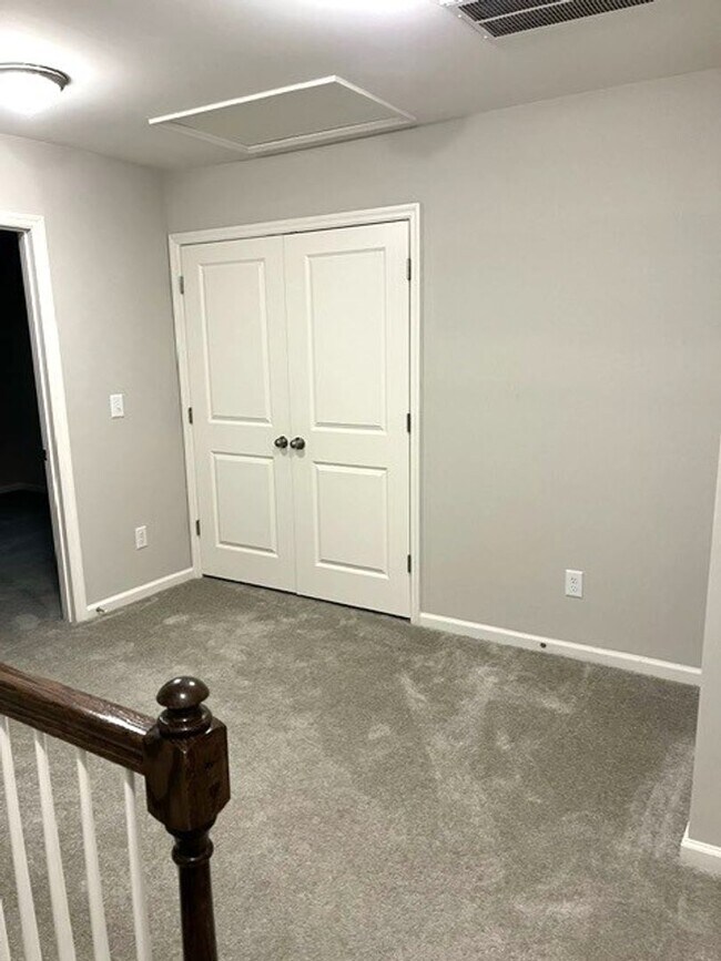 Building Photo - Coming Soon - Lovely 2 Bedroom 2.5 Bath Townhome in Goose Creek!