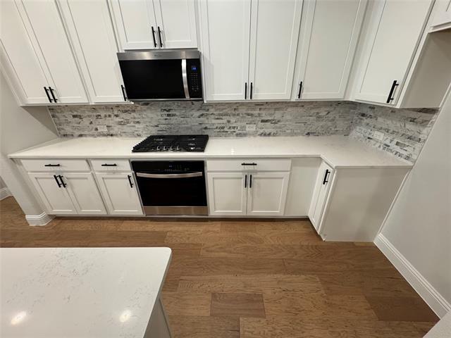 Building Photo - 7925 Bayside Dr