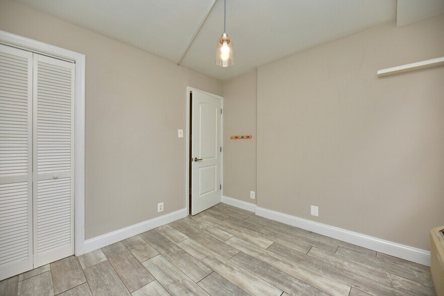 Building Photo - 2030 N Adams St