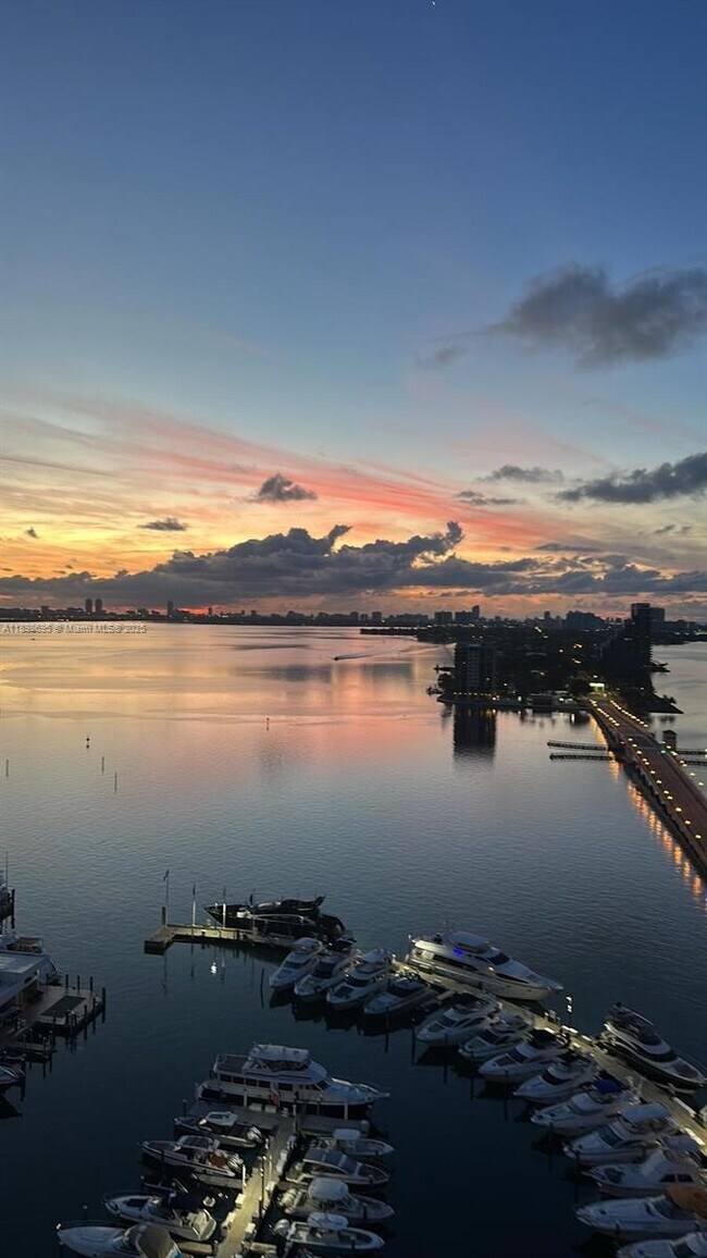 Building Photo - 555 NE 15th St